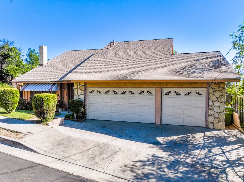 10724 De Haven Ave, Los Angeles CA  91331-2007 exterior