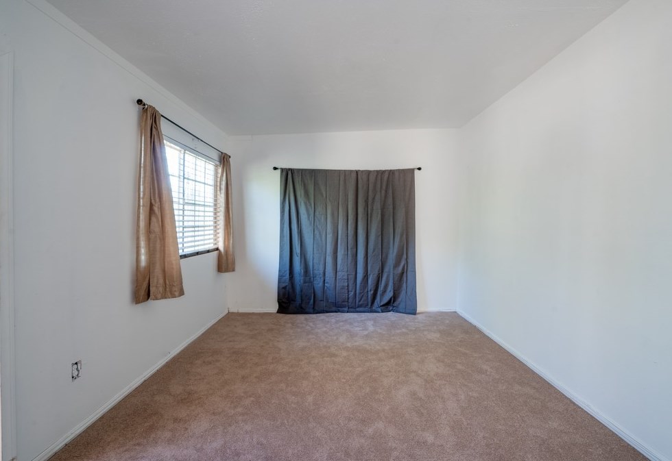 10724 De Haven Ave, Los Angeles CA  91331-2007 exterior