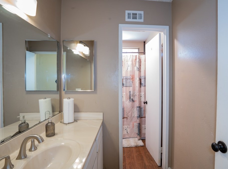 10724 De Haven Ave, Los Angeles CA  91331-2007 exterior