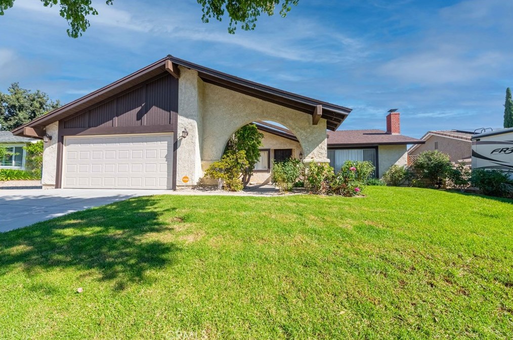 3284 Texas Ave, Simi Valley, CA 93063