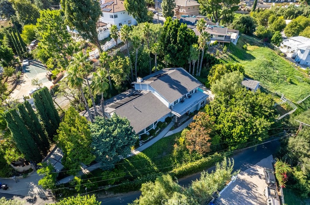17811 Ridgeway Rd, San Fernando CA  91344-2134 exterior