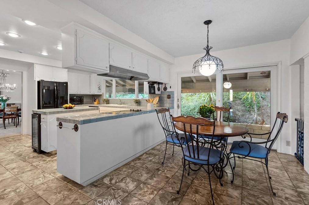 17811 Ridgeway Rd, San Fernando CA  91344-2134 exterior