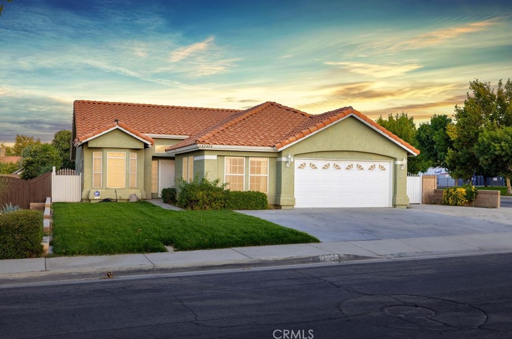 42404 57th St, Lancaster, CA 93536