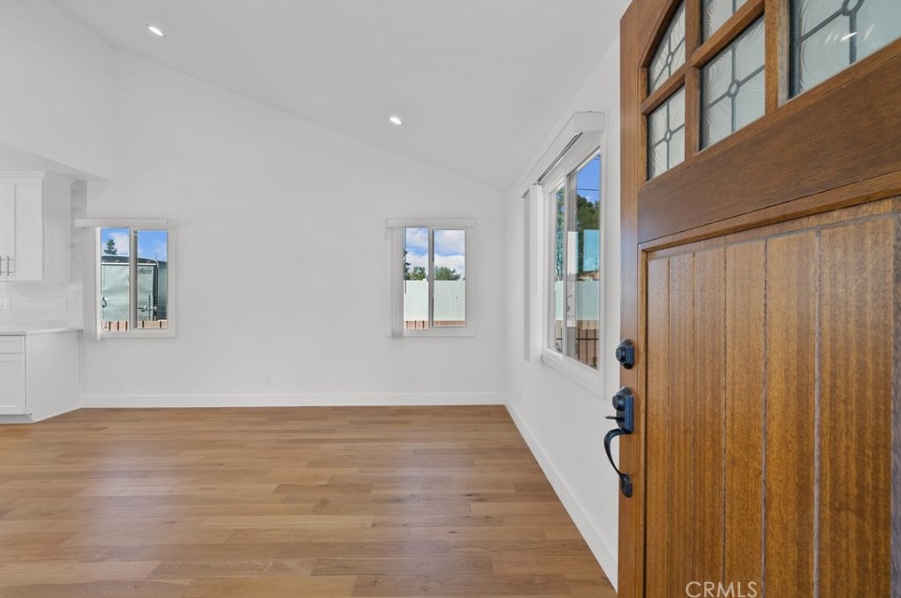 5941 Etiwanda Ave, Los Angeles, CA 91356-1603