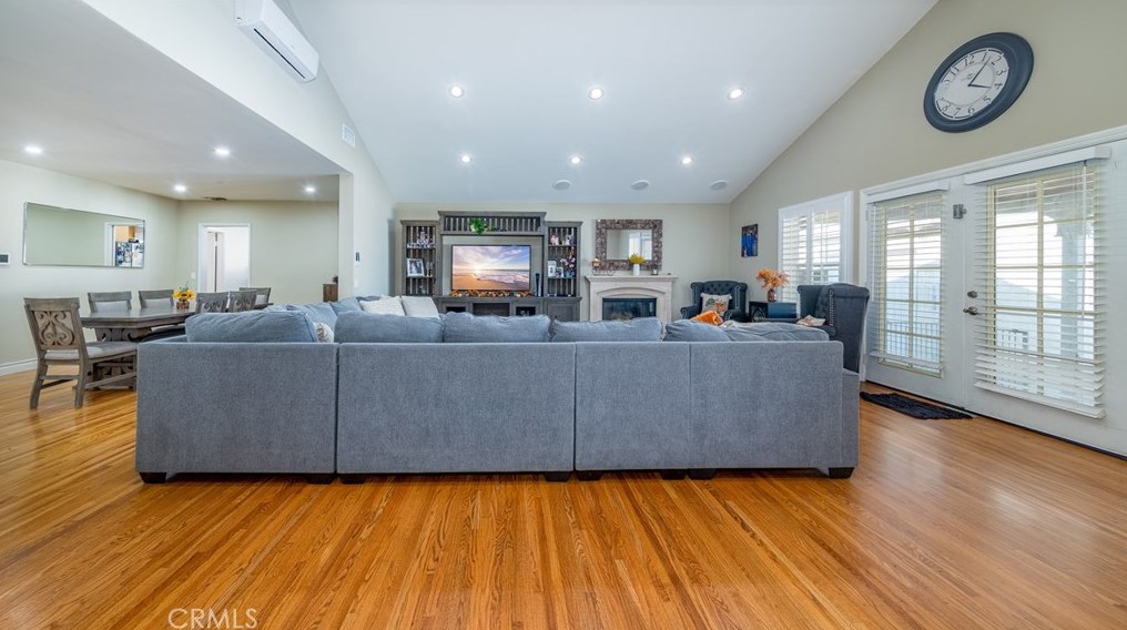 11000 Marklein Ave, San Fernando, CA 91345