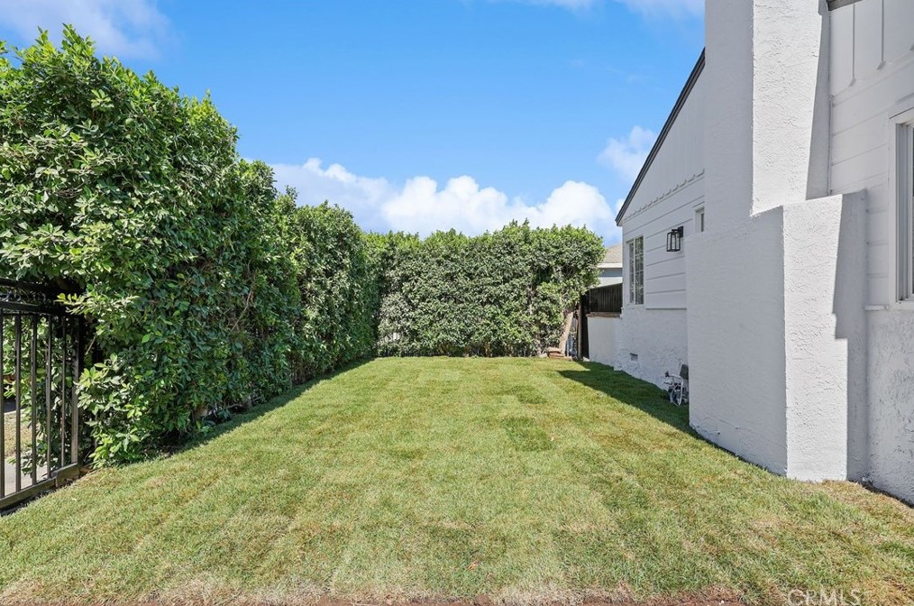 6610 Wynne Ave, Los Angeles CA  91335-5523 exterior