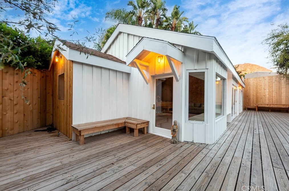 3392 Floyd Ter, Los Angeles, CA 90068-1448