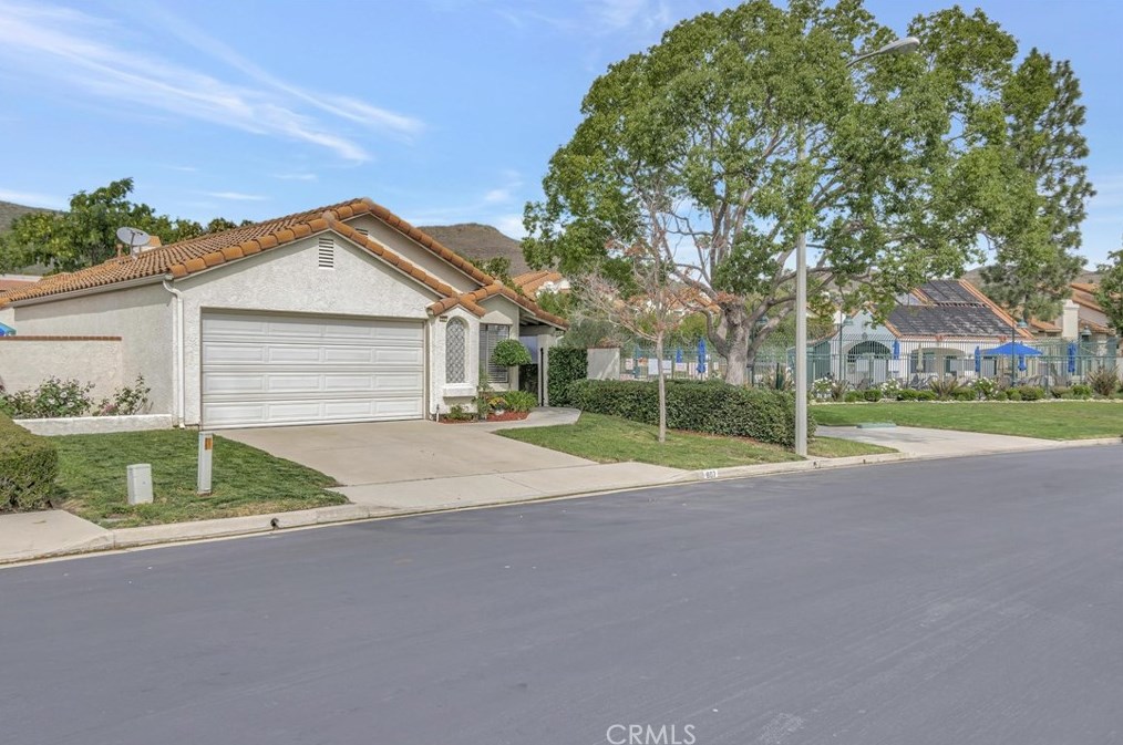 807 Links View Dr, Simi Valley, CA 93065