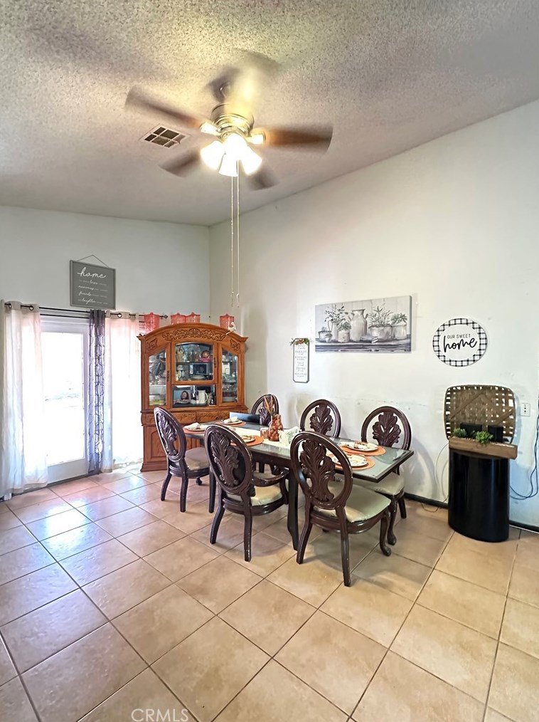 3510 Southview Ct, Palmdale CA  93550-6606 exterior