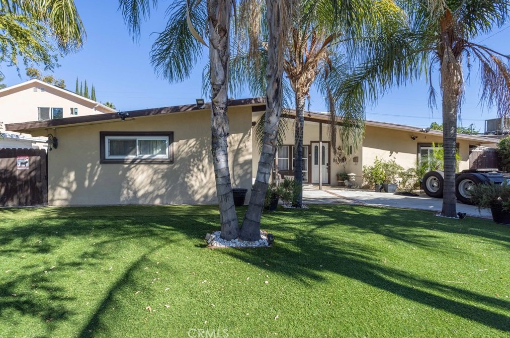 7942 Aura Ave, Los Angeles, CA 91335-1615