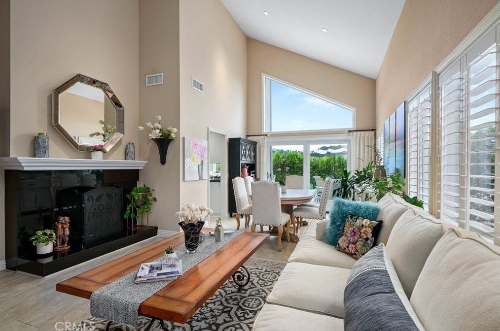 24701 Calle Serranona, Calabasas, CA 91302