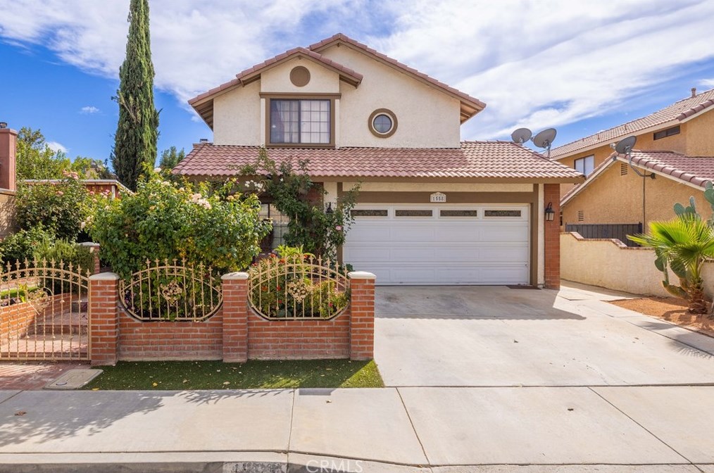 1558 E Kettering St, Lancaster, CA 93535