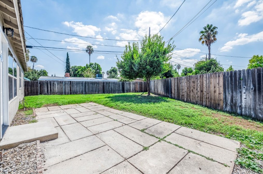 7815 Zelzah Ave, Los Angeles CA  91335-2228 exterior