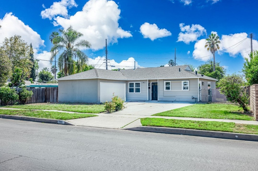 7815 Zelzah Ave, Los Angeles, CA 91335-2228