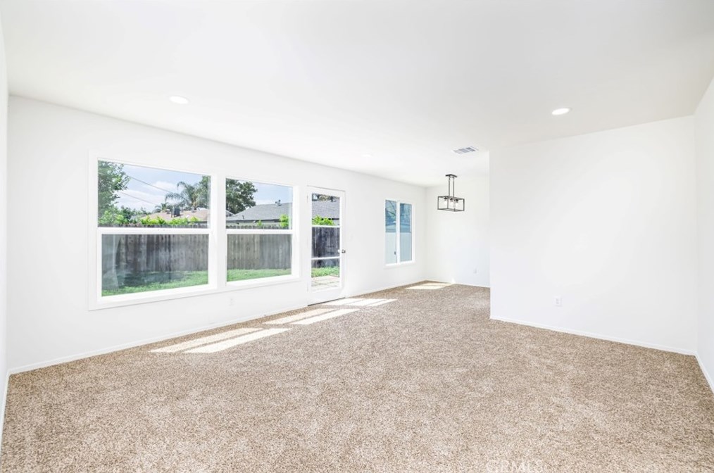 7815 Zelzah Ave, Los Angeles CA  91335-2228 exterior
