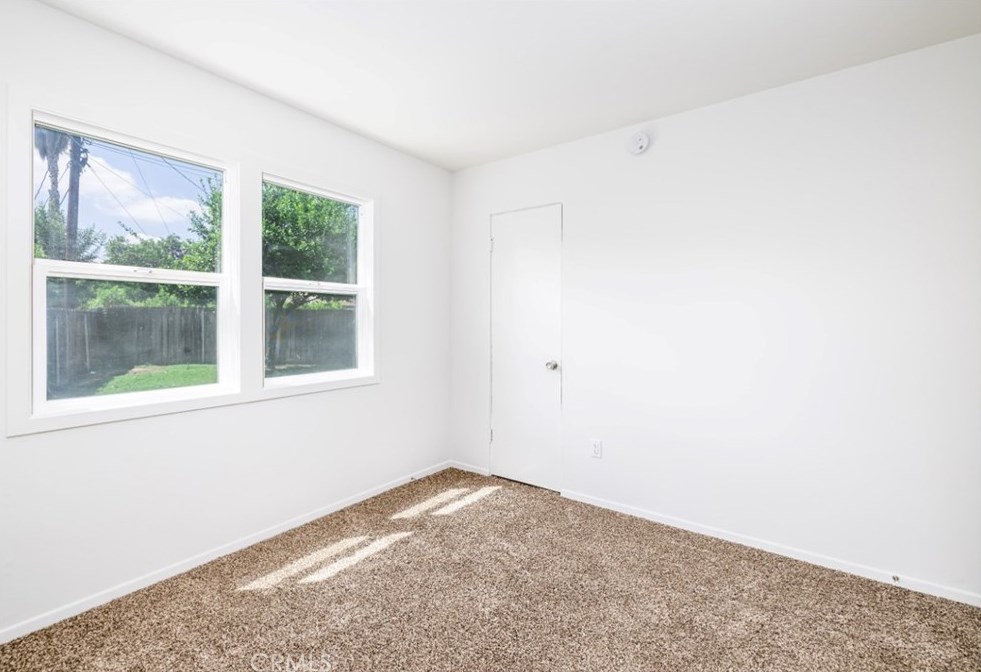 7815 Zelzah Ave, Los Angeles CA  91335-2228 exterior