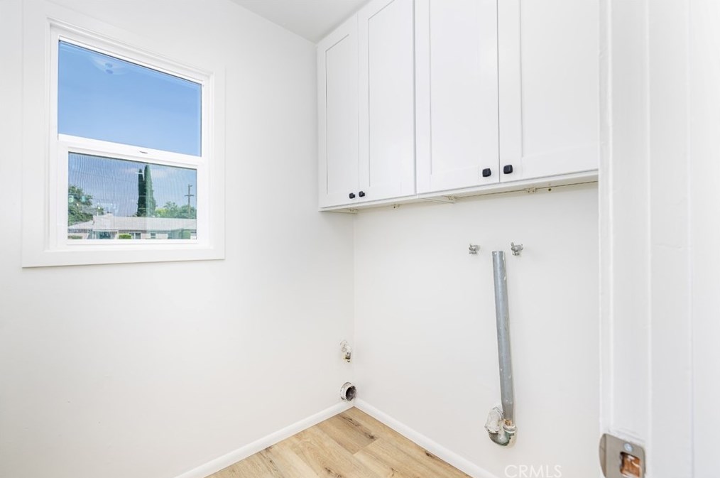 7815 Zelzah Ave, Los Angeles CA  91335-2228 exterior