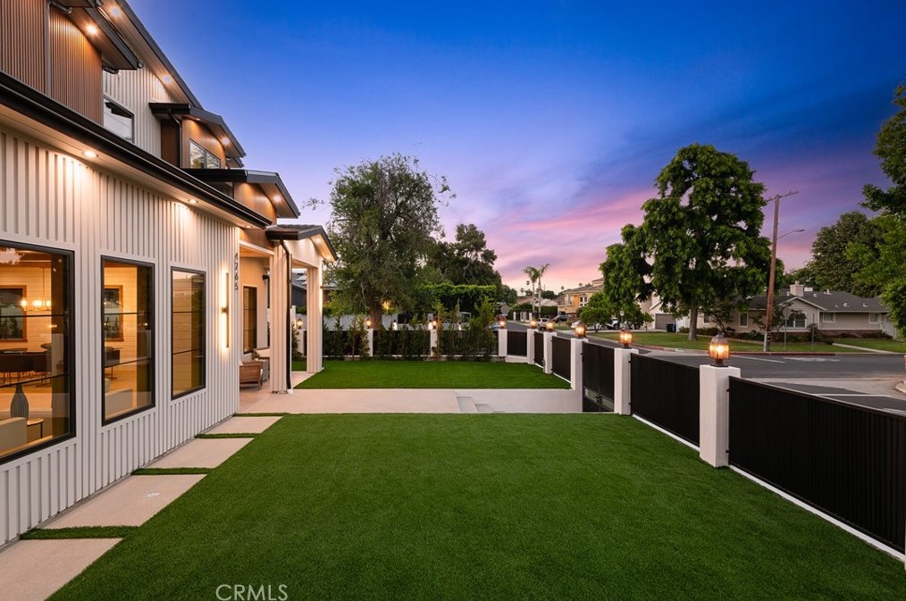 4765 Lemona Ave, Van Nuys, CA 91403