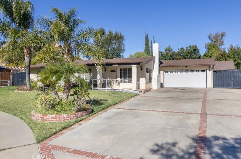 22333 Itasca St, Chatsworth, CA 91311