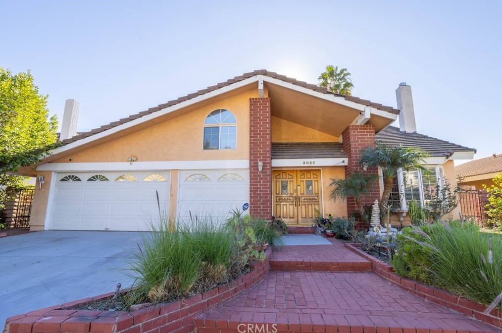 3027 Amigos Dr, Burbank, CA 91504