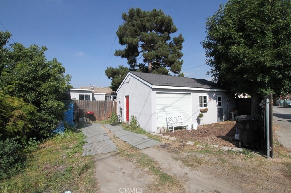 2704 W Wyoming Ave, Burbank, CA 91505