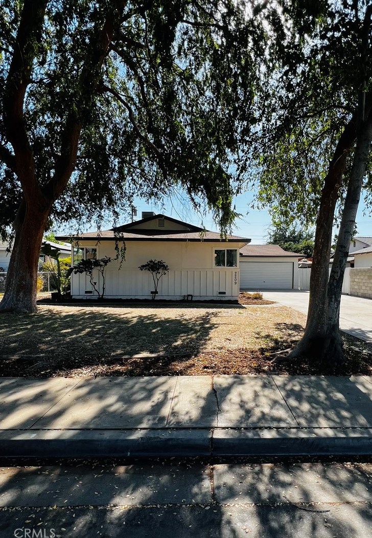 2209 Bradley Ave, Bakersfield, CA 93304