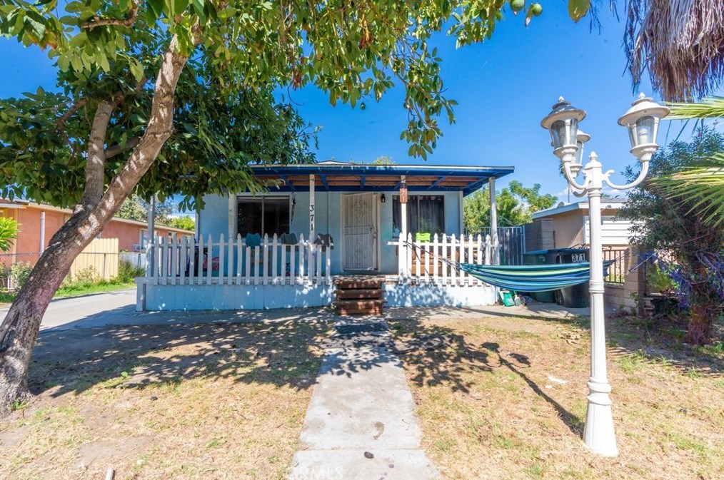371 Fowler Ave, Pomona, CA 91766