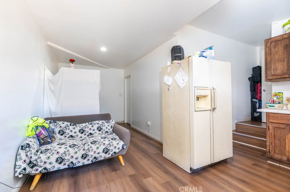 371 Fowler Ave, Pomona CA  91766-5342 exterior