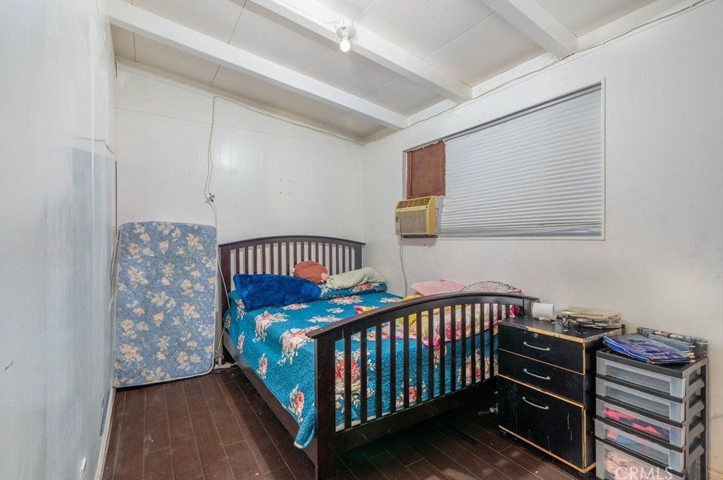 371 Fowler Ave, Pomona CA  91766-5342 exterior