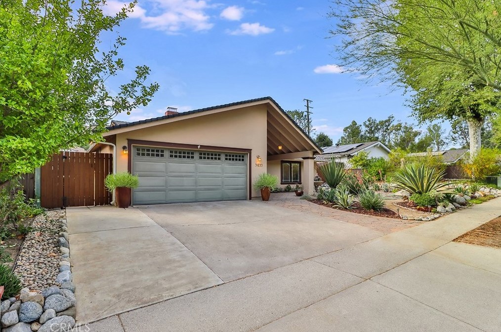3933 Patrick Henry Pl, Calabasas, CA 91301