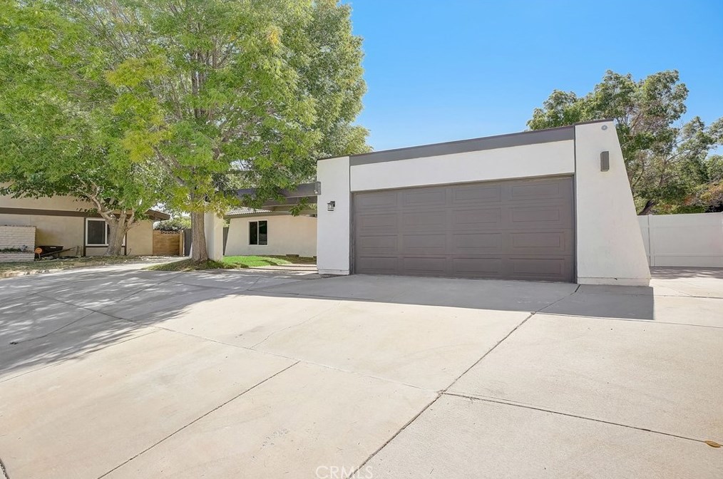 2648 End Ct, Lancaster, CA 93536