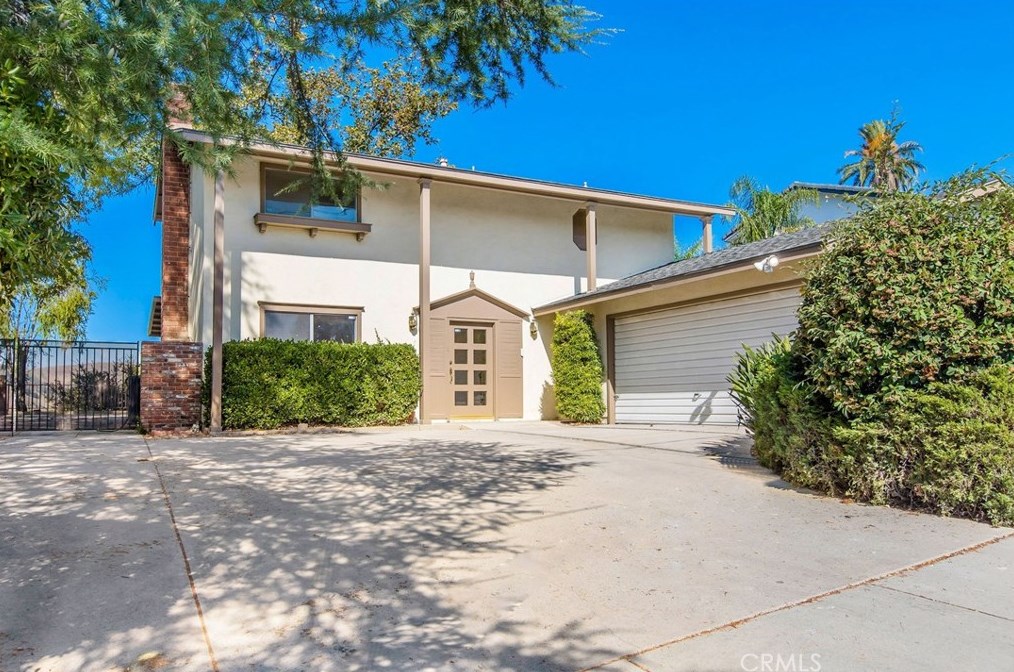 26035 Farmfield Rd, Calabasas, CA 91302
