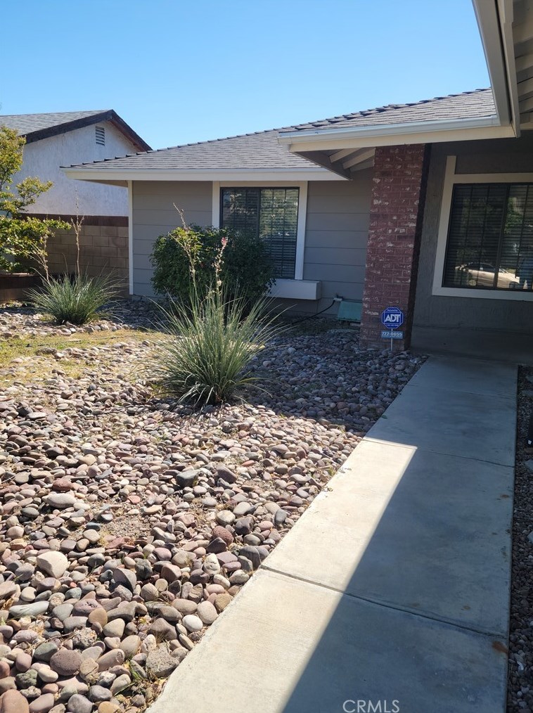 2116 Edam St, Lancaster, CA 93536
