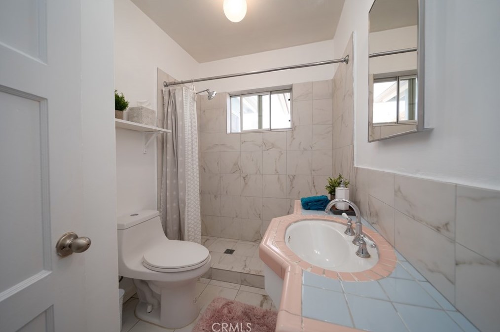 3226 Oakhurst Ave, Los Angeles CA  90034-2826 exterior