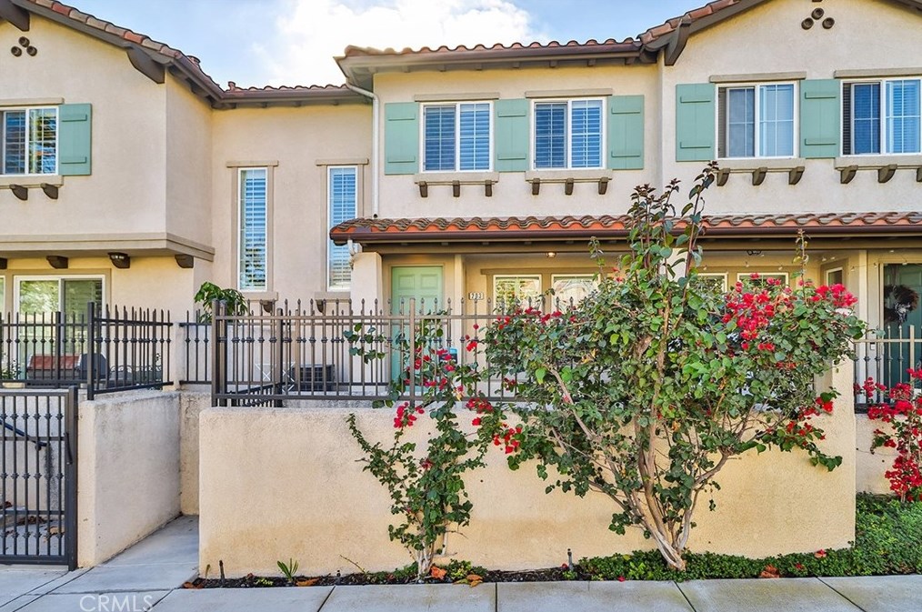 203 Via Antonio, Thousand Oaks, CA 91320