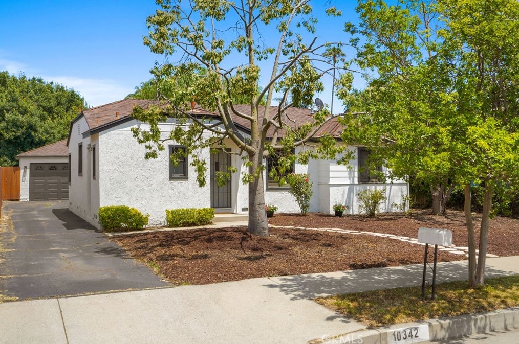 10342 Vassar Ave, Chatsworth, CA 91311-2166