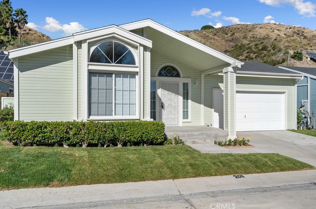 20067 Northcliff Dr, Santa Clarita, CA 91351