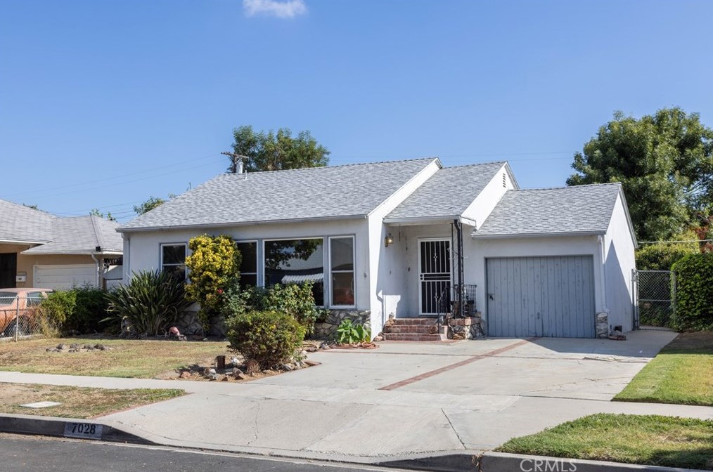 7028 Beckford Ave, Los Angeles, CA 91335-3817