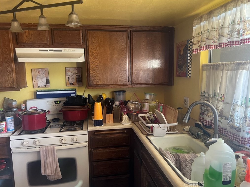16136 Cornuta Ave #117, Bellflower, CA 90706