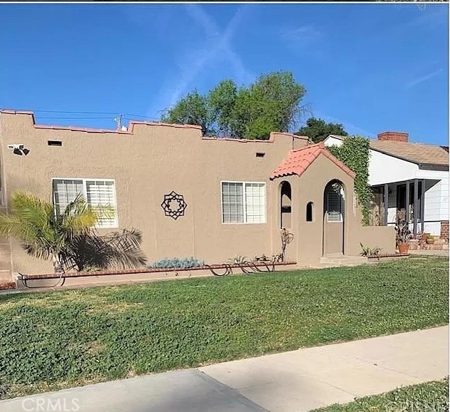 539 S Beachwood Dr, Burbank, CA 91506
