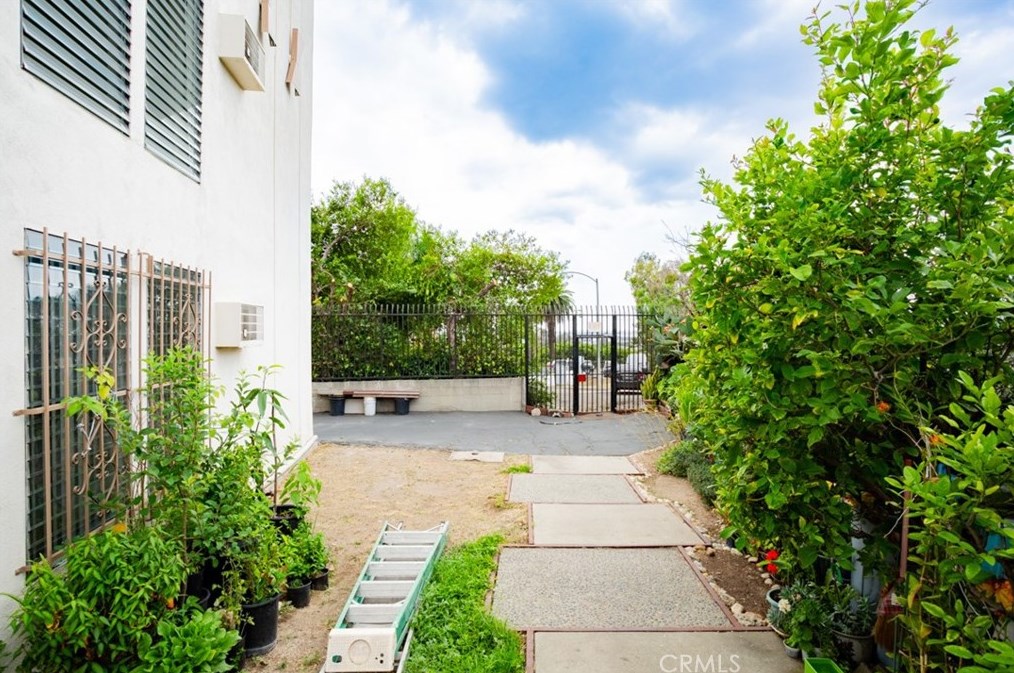 571 Fairview Ave, Los Angeles CA  90033-1647 exterior