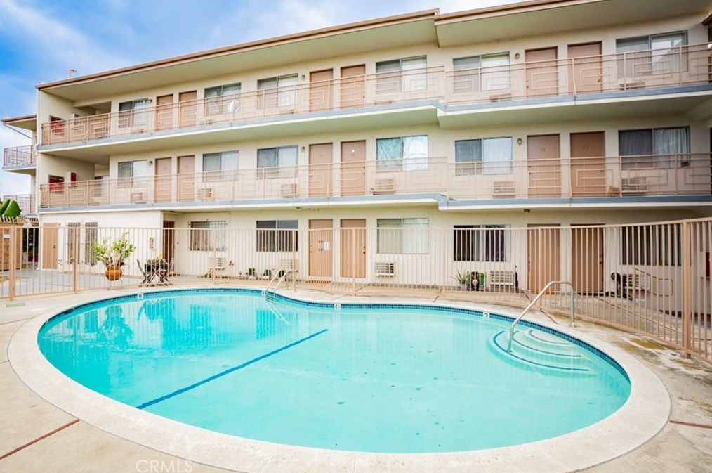 571 Fairview Ave, Los Angeles CA  90033-1647 exterior