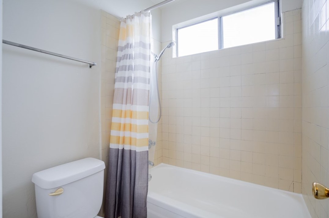 571 Fairview Ave, Los Angeles CA  90033-1647 exterior