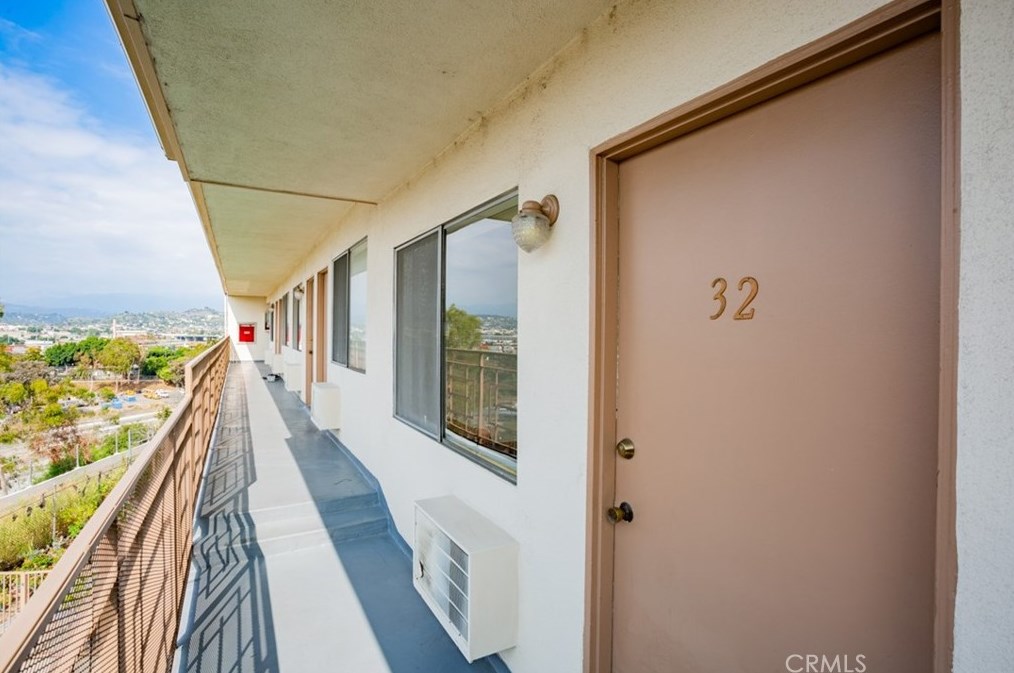 571 Fairview Ave, Los Angeles CA  90033-1647 exterior
