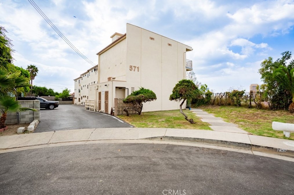 571 Fairview Ave, Los Angeles CA  90033-1647 exterior