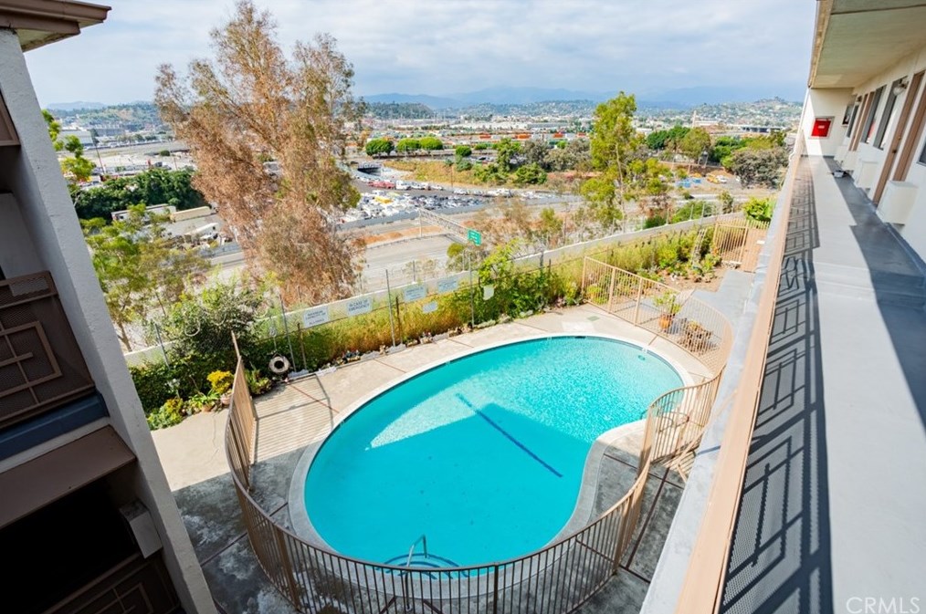 571 Fairview Ave, Los Angeles CA  90033-1647 exterior