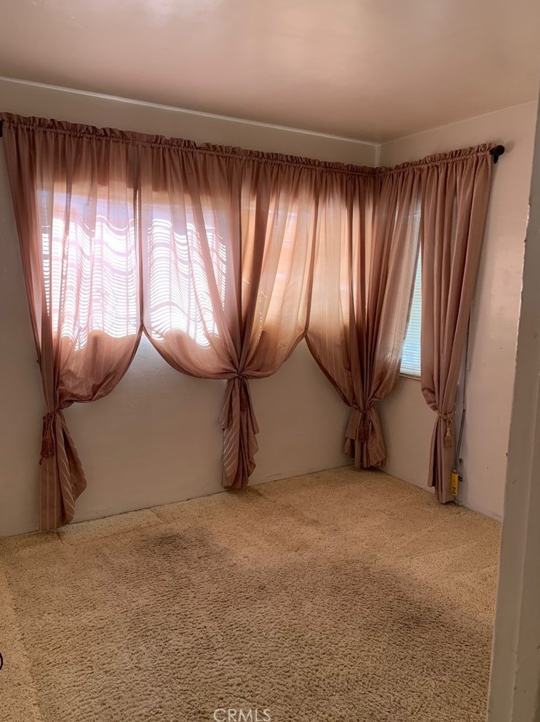 10323 Paloma Ave, Los Angeles CA  90002-3262 exterior