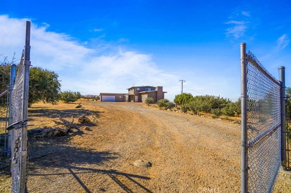 29962 113th St, Juniper Hills, CA 93543