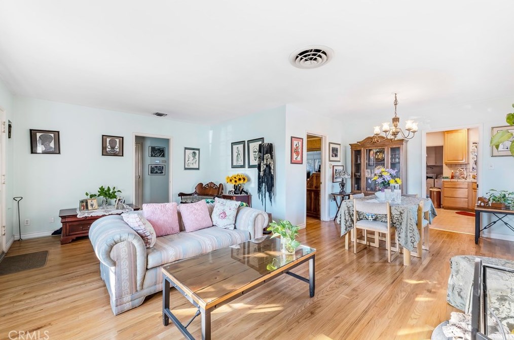 6207 Kraft Ave, North Hollywood, CA 91606