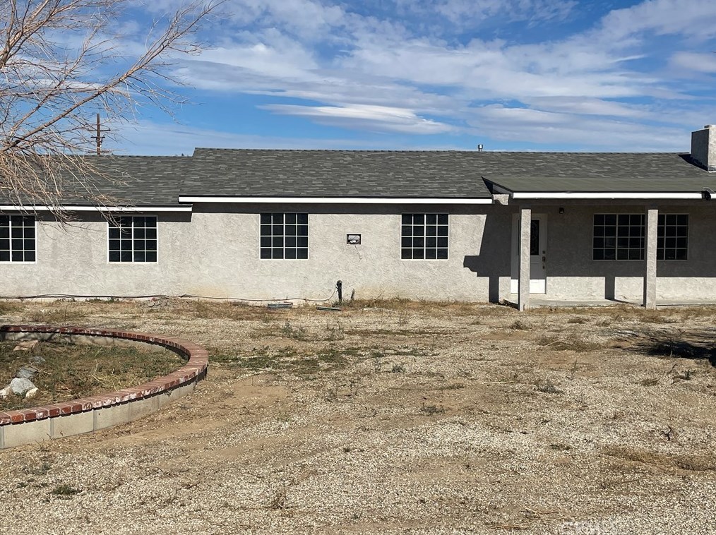 2157 Avenue, Palmdale, CA 93551-2337